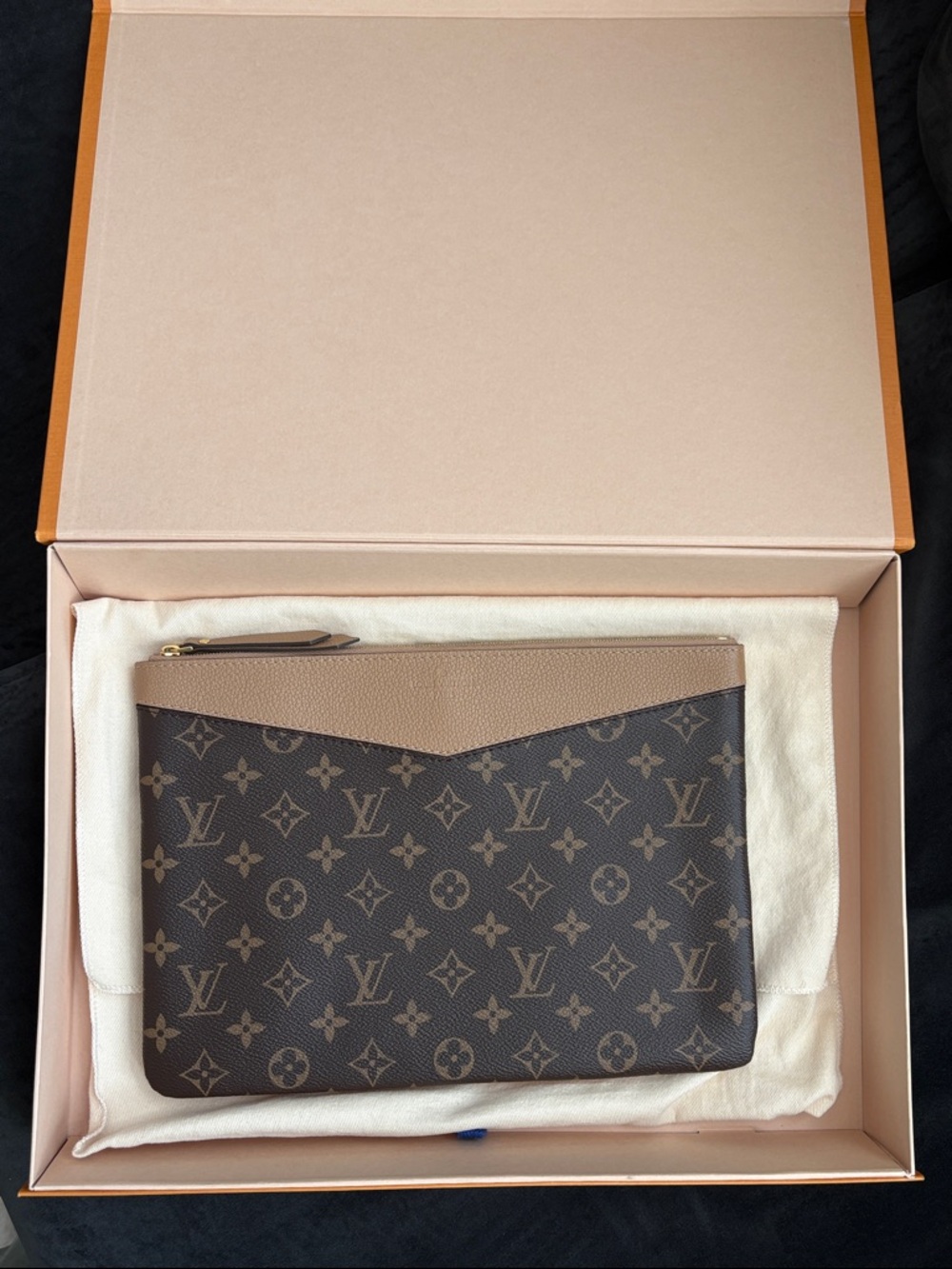 Authentic Louis Vuitton Monogram Daily Pouch in Sesame